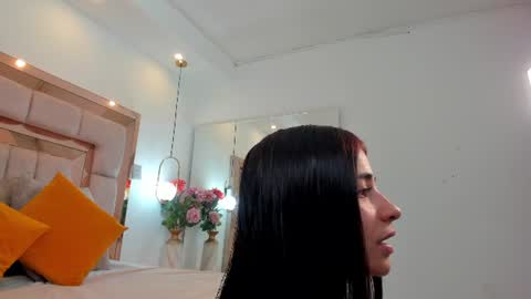 Snapshot of miaa_diamondd1 chatting on 06-13-26, 01:31 Mia online show from 06-13-26, 01:31