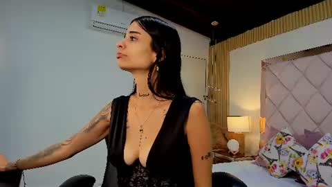 Snapshot of miaa_diamondd1 chatting on 07-16-26, 12:33 Mia online show from 07-16-26, 12:33
