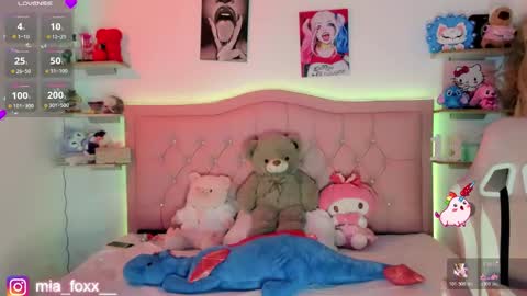 Mia online show from 01-18-26, 12:14