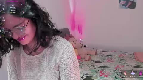 Maria Fernanda online show from 10-15-25, 03:50