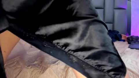 Mia online show from 02-13-25, 03:03