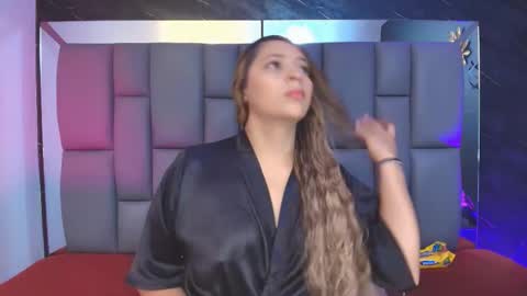 Mia online show from 09-26-25, 12:09