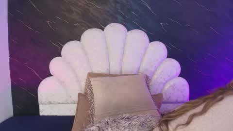 Mia online show from 04-16-26, 12:06