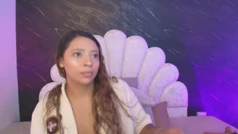 Mia online show from 04-20-26, 12:08