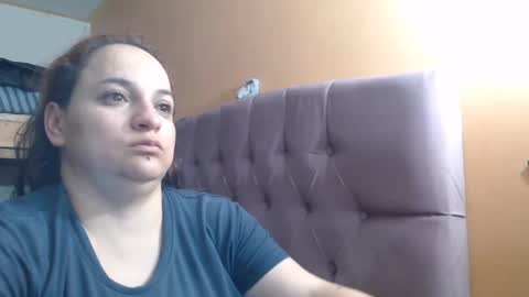 Snapshot of miaabrownn chatting on 12-26-24, 06:41 MIA online show from 12-26-24, 06:41