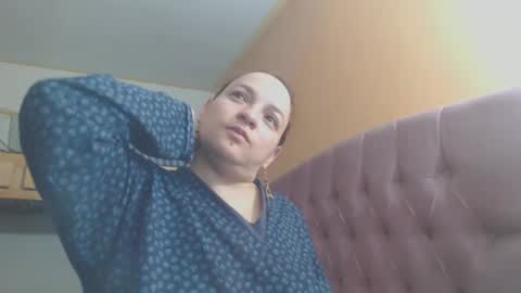 Snapshot of miaabrownn chatting on 12-29-24, 06:05 MIA online show from 12-29-24, 06:05