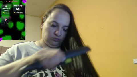 Snapshot of miaabrownn chatting on 02-20-25, 07:52 MIA online show from 02-20-25, 07:52