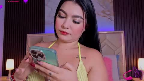 Snapshot of miaafarrel chatting on 07-02-26, 07:09 Miaa Farrel online show from 07-02-26, 07:09