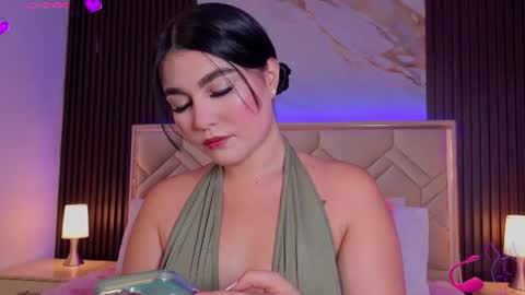 Snapshot of miaafarrel chatting on 07-06-26, 07:16 Miaa Farrel online show from 07-06-26, 07:16