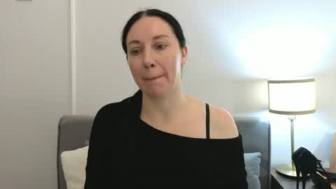 Snapshot of miaalluring chatting on 07-23-26, 08:51 Mia online show from 07-23-26, 08:51
