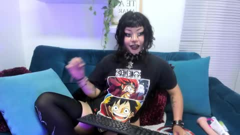 Mia online show from 01-31-25, 01:34