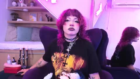 Mia online show from 03-07-25, 12:34