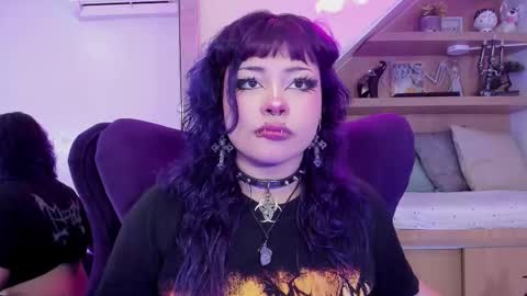 Mia online show from 09-13-25, 03:17