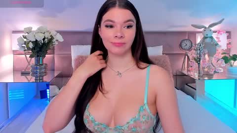 Mia online show from 04-09-26, 07:41