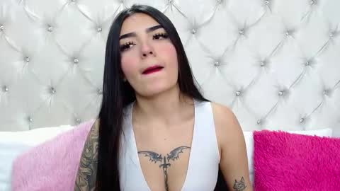 Snapshot of miaasmiith_ chatting on 09-09-25, 11:43 Alexandra online show from 09-09-25, 11:43