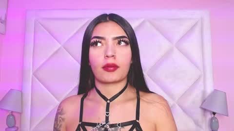 Snapshot of miaasmiith_ chatting on 10-11-25, 12:04 Alexandra online show from 10-11-25, 12:04