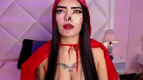 Snapshot of miaasmiith_ chatting on 10-31-25, 01:01 Alexandra online show from 10-31-25, 01:01