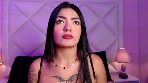 Snapshot of miaasmiith_ chatting on 11-18-25, 02:54 Alexandra online show from 11-18-25, 02:54