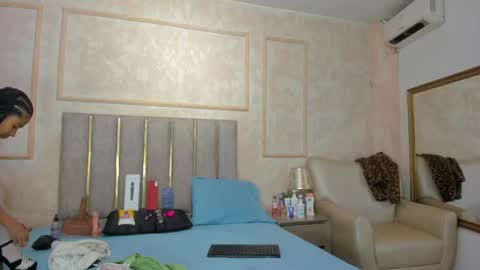 Miaasummer online show from 05-02-26, 11:37