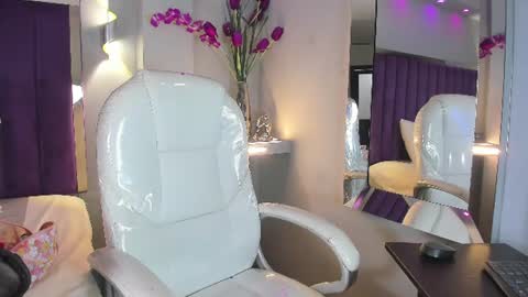 Snapshot of miacamille chatting on 07-02-26, 06:47 Mia Camille online show from 07-02-26, 06:47