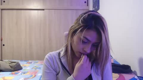 Miia  online show from 10-11-25, 02:22