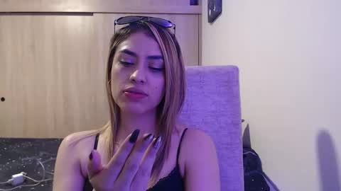 Miia  online show from 11-23-25, 02:55