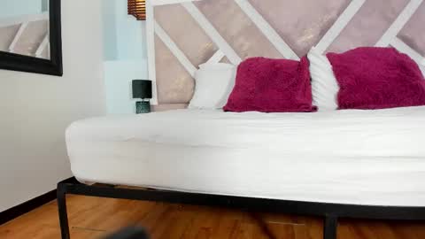 miacollinss19 online show from 01-10-26, 03:08