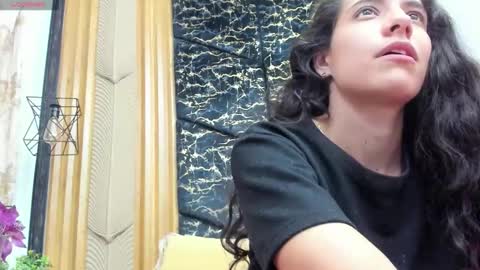 Snapshot of miacours chatting on 04-23-26, 09:17 MiaCours online show from 04-23-26, 09:17