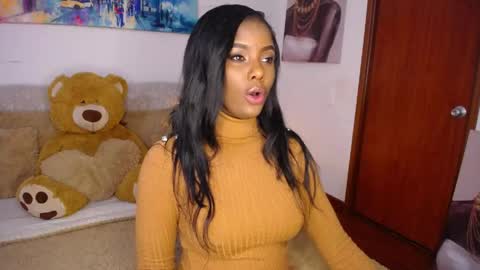 Snapshot of miaderail chatting on 05-12-26, 09:45 Sofi online show from 05-12-26, 09:45