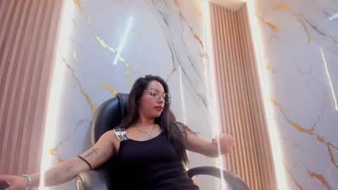 Snapshot of miadivinehyh chatting on 06-27-26, 02:44 miadivinehyh online show from 06-27-26, 02:44