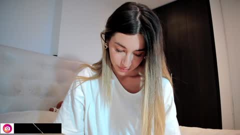 Mia online show from 12-04-24, 12:52