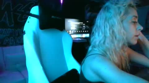 Snapshot of miaellababy chatting on 09-24-25, 06:39 miaellababy online show from 09-24-25, 06:39