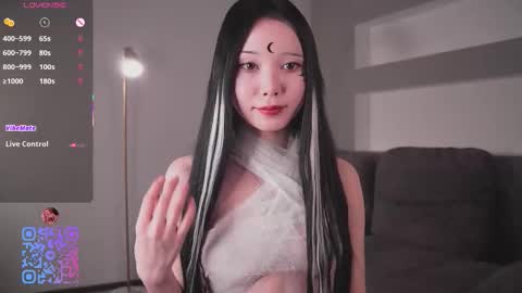 Mia online show from 10-27-25, 07:45