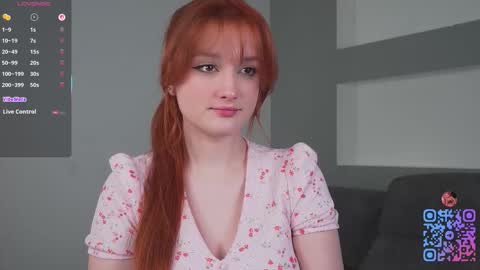 Mia online show from 11-23-25, 01:11