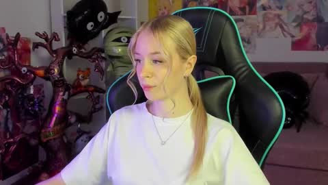 Mia online show from 10-29-25, 06:20