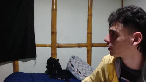 Snapshot of miahells chatting on 02-08-25, 02:36 Mia Sam online show from 02-08-25, 02:36