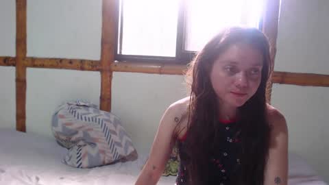 Snapshot of miahells chatting on 09-11-25, 04:40 Mia Sam online show from 09-11-25, 04:40