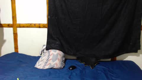 Snapshot of miahells chatting on 10-01-25, 12:49 Mia Sam online show from 10-01-25, 12:49