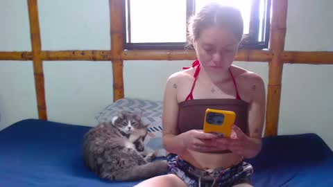 Snapshot of miahells chatting on 10-02-25, 02:35 Mia Sam online show from 10-02-25, 02:35