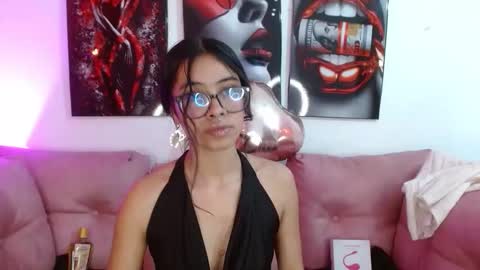 Snapshot of miahotcs chatting on 12-20-25, 03:41 miahotcs online show from 12-20-25, 03:41