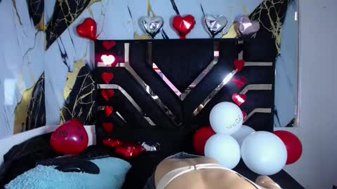 Snapshot of miahotcs chatting on 02-14-26, 12:35 miahotcs online show from 02-14-26, 12:35