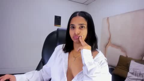 Snapshot of miahsex69 chatting on 10-20-25, 02:45 miahsex69 online show from 10-20-25, 02:45