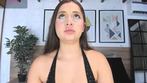 Snapshot of miakay1 chatting on 10-17-25, 03:53 Mia online show from 10-17-25, 03:53