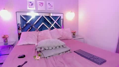 Mia Khalifa online show from 03-12-25, 05:38