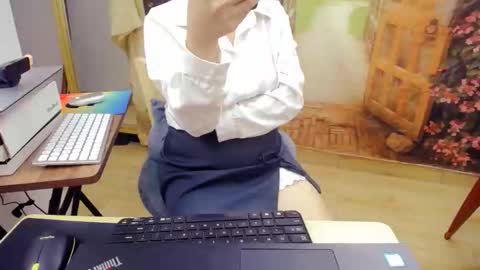 Snapshot of mialala205221 chatting on 10-17-25, 03:25 Mia online show from 10-17-25, 03:25