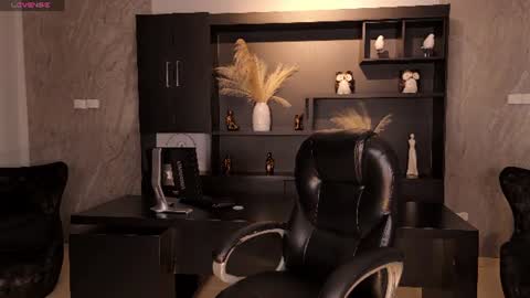 Snapshot of mialaurence_ chatting on 07-17-26, 06:57 Call me Mia online show from 07-17-26, 06:57