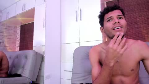 Mia online show from 03-01-25, 10:21