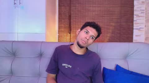 Mia online show from 10-20-25, 07:14