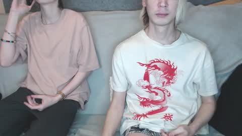 Snapshot of mialy_slim chatting on 11-15-25, 12:02 mialy_slim online show from 11-15-25, 12:02