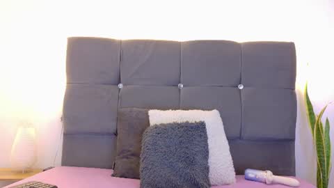 Snapshot of miamackleyn_ chatting on 07-05-26, 01:18 MIA online show from 07-05-26, 01:18